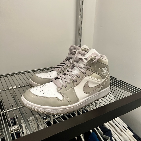 Nike Air Jordan 1 Mid- College Grey - Picture 2 of 8